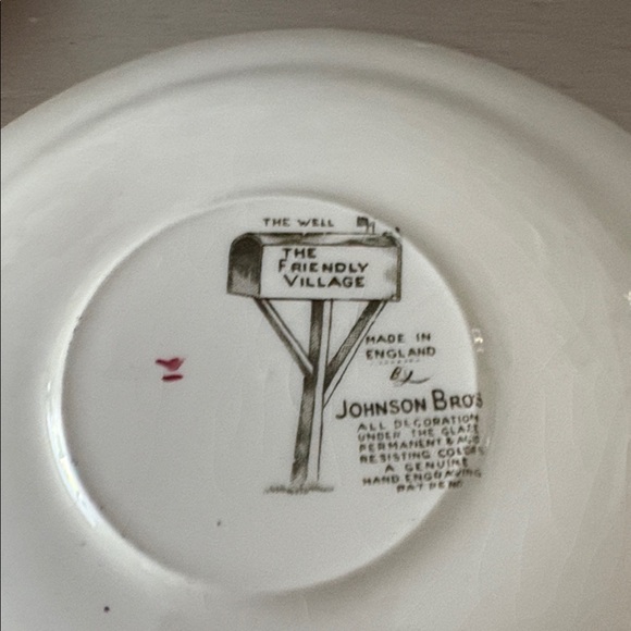 Johnson Bros Jumbo Cups and Saucers - Picture 2 of 2